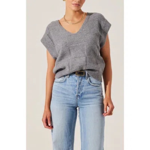 Astr Sweaters - ASTR the Label Grey Checkered V-Neck Sweater Vest Size S